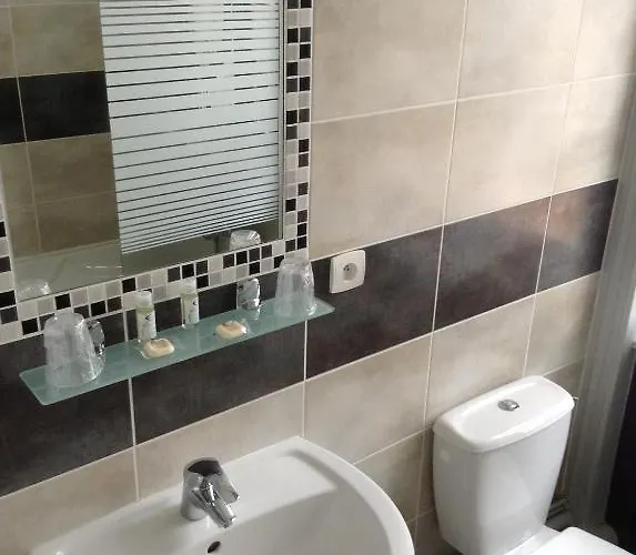 Hotell L'hotel L'astree 2*